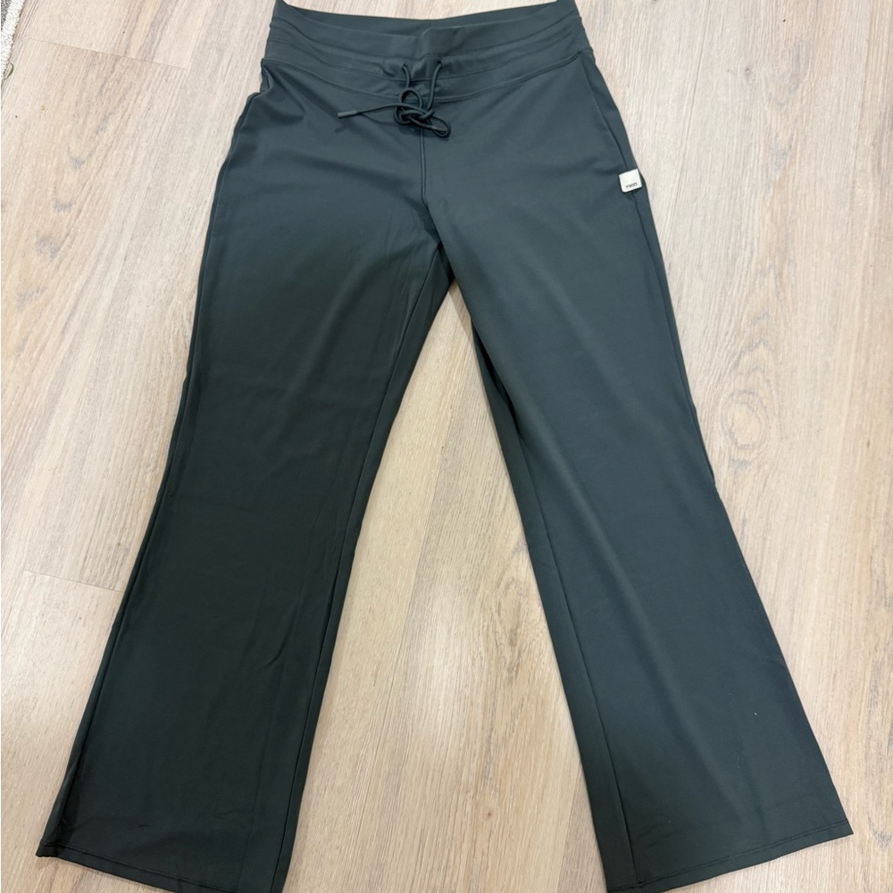 Vuori Daily form Ankle pant with Drawstring